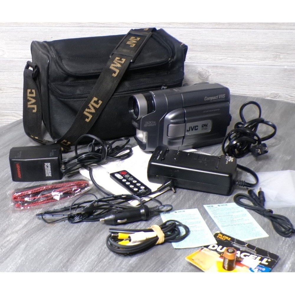 JVC GR-AXM710 Compact VHS C Tape Video Camera Camcorder Huge Bundle Accessories